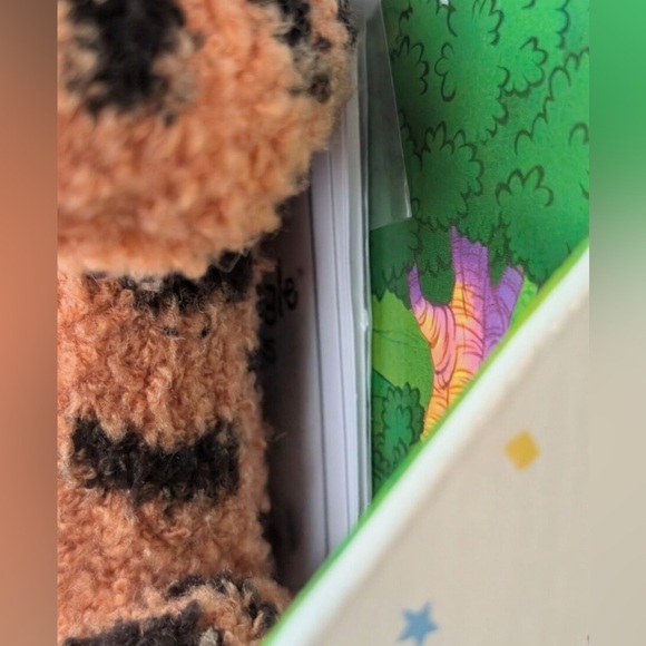 Video ! New Vintage 1998 Disney Sing N Giggle Tigger Plush Animated Pooh - Picture 7 of 7